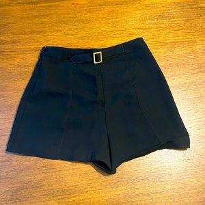 High-waisted belted dress shorts black-s-forev 21